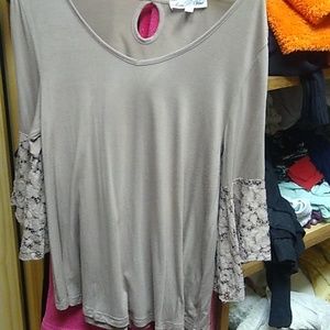 Women's lace sleeves shirt